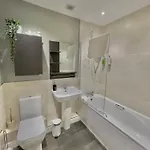 Monkbridge Mews 아파트